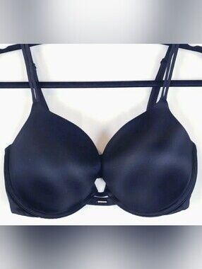 NWOT Victoria's Secret Very Sexy Push Up Bra In Black Satin Size 32DDD/F70